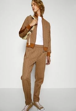 Lacoste Trousers - Viennese/liquor -Lacoste Sales Store f4565392d570451da5d760903077496c